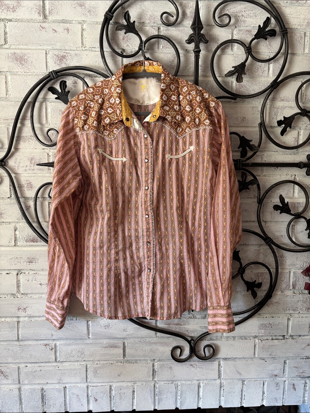 Ultra x Twenty  Floral & Lace western Blouse in Brown, Mustard & Pink Size XL